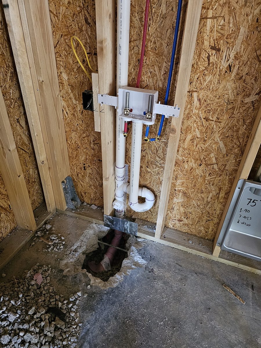PEX plumbing manifold and supply lines